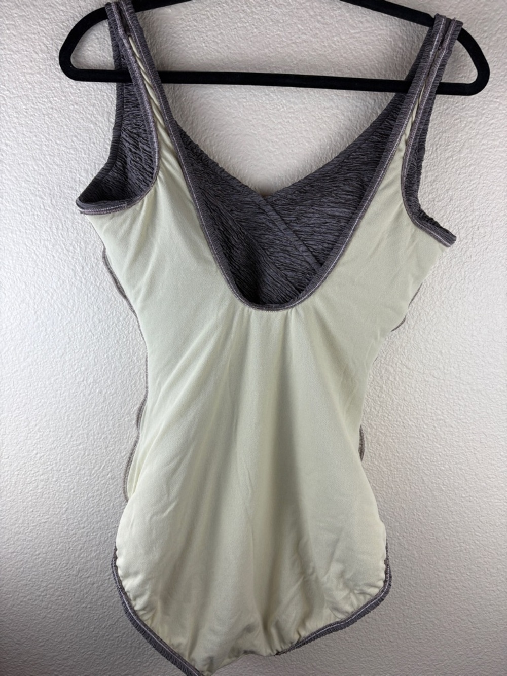 Krinkle By Penbrooke Chlorine Resistant Mock Surplice One Piece Swimsuit Medium - Picture 8 of 9